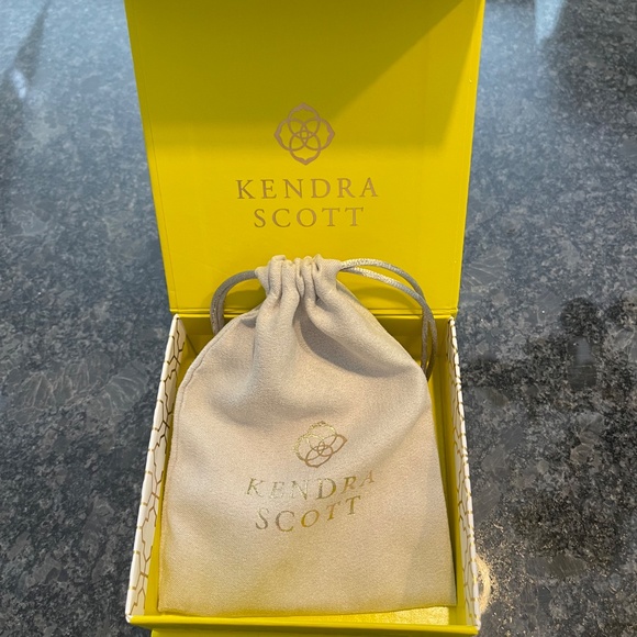 Kendra Scott Mini Pink Stone Necklace - Picture 8 of 8